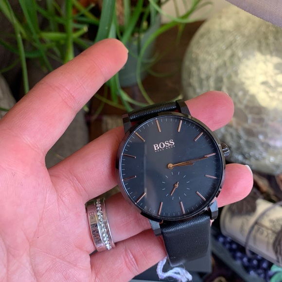 SOLD⛔️Authentic BOSS 42 Ionic plated steel leather watch - Picture 11 of 13